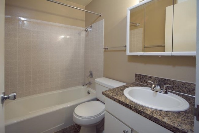 Bathroom - Hilldale Garden Apartments