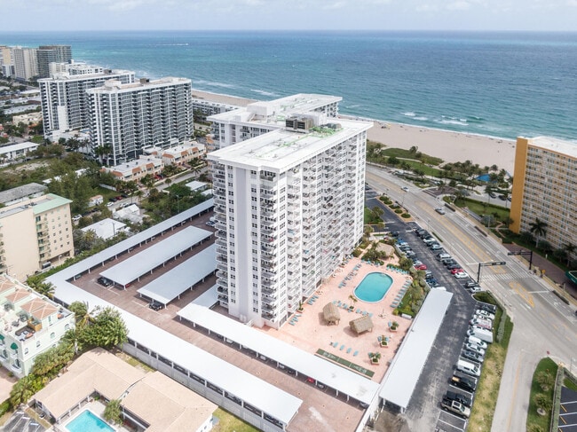 Building Photo - 405 N Ocean Blvd