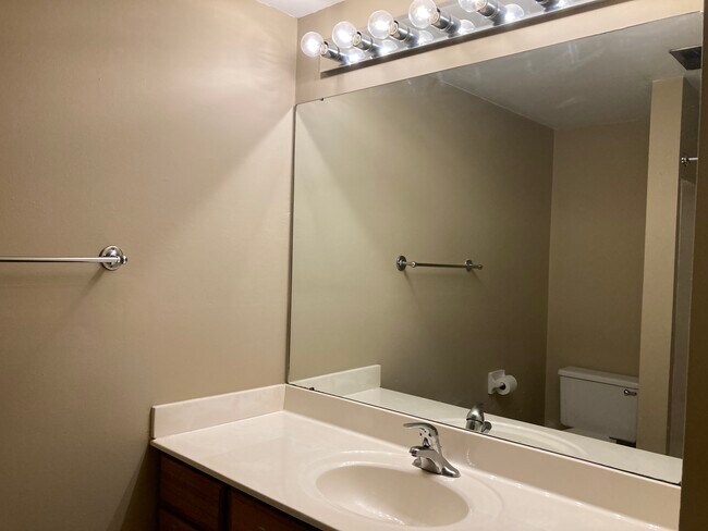 Foto del edificio - 1680 Summit St