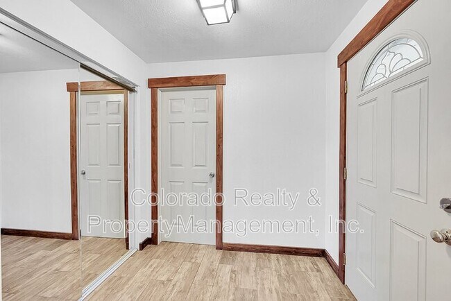 Building Photo - 4901 Crown Blvd