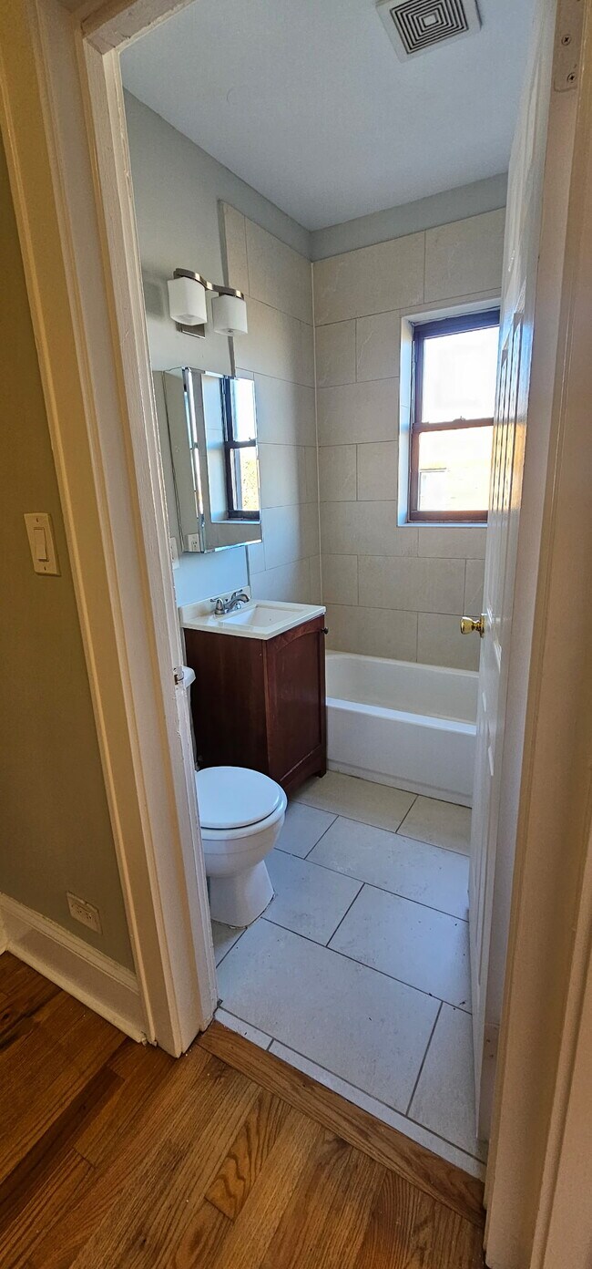 Foto del edificio - 4735 N Hermitage Ave