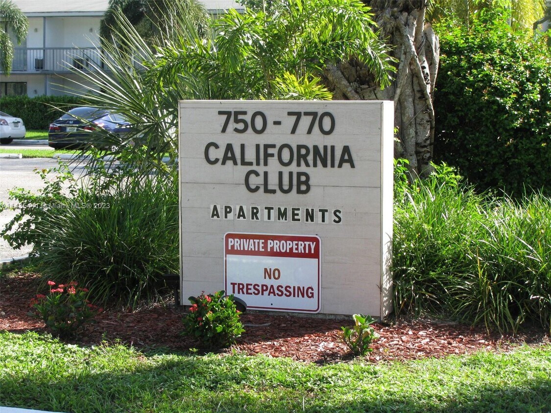 Foto principal - 750 NE 195th St