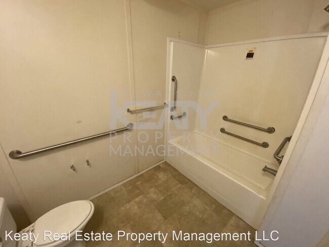 Building Photo - 3 br, 2 bath House - 926 S Railroad Avenue