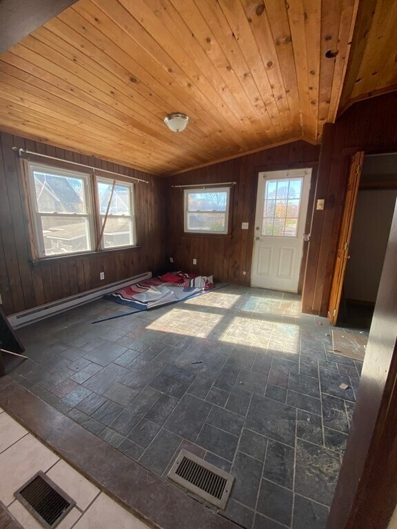 Building Photo - 49A Plainfield Ave