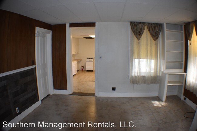 Building Photo - 1 br, 1 bath House - 117 Main St. 1st FL, ...