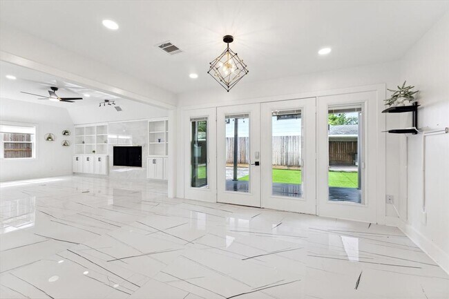 Building Photo - 2308 Addison Rd