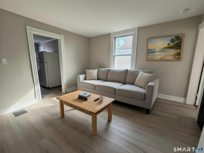 Building Photo - 3 Yost St