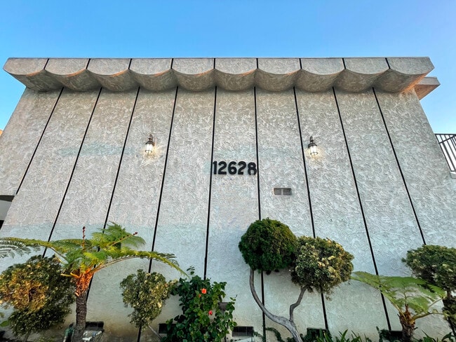 Building Photo - 12628 Pacific Ave