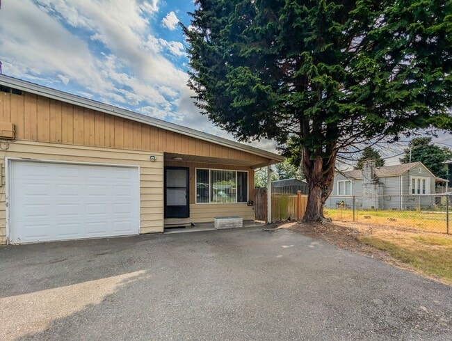 Photo - 15901 Manor Way Apartment