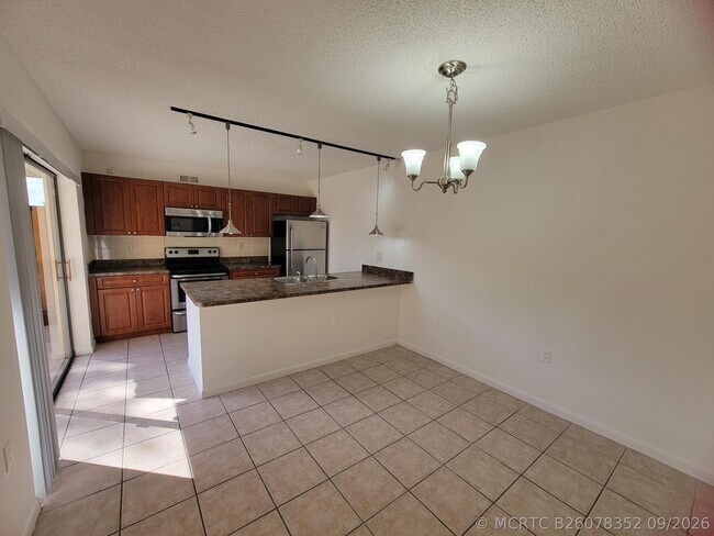Building Photo - 588 Green Springs Pl