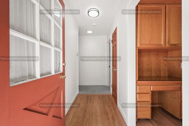 Foto del edificio - Look No Further, this home has it all- Hot Tub, Sauna, EV Charger, Solar, KOI Pond & More