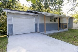 Building Photo - 2400 Grandview Cir