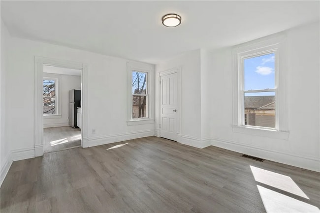 Building Photo - 216 Ridge Ave