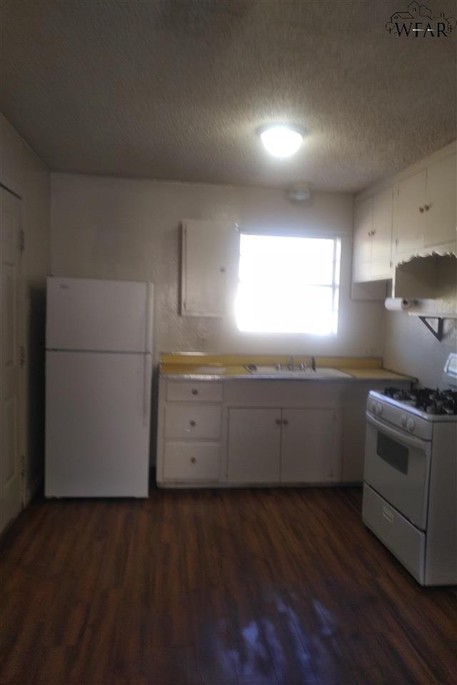 Foto del edificio - 3020 Stearns Ave