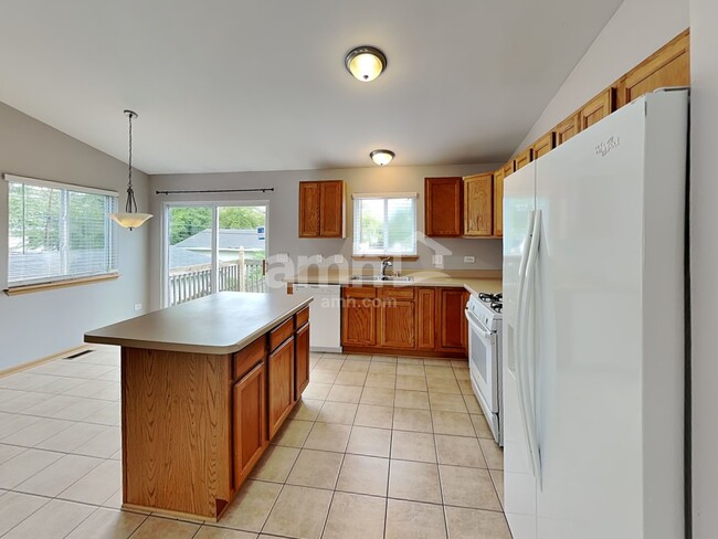 Building Photo - 912 Barnhart Ct