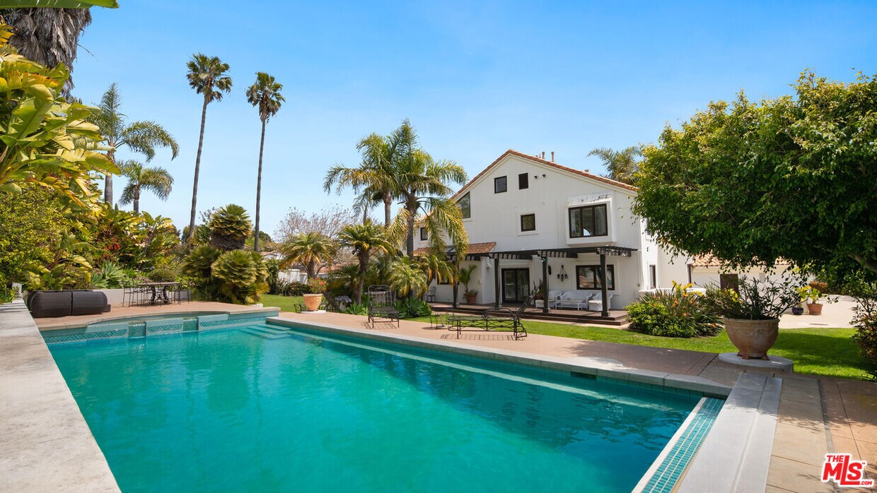 Foto principal - 29675 Harvester Rd