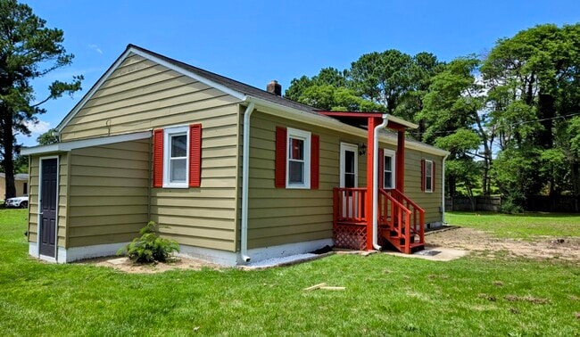 Building Photo - 2347 Bolden Dr