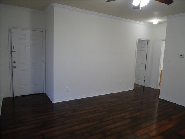 Building Photo - 6289 Wilcrest Dr