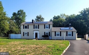 Building Photo - 6 Tudor Ct
