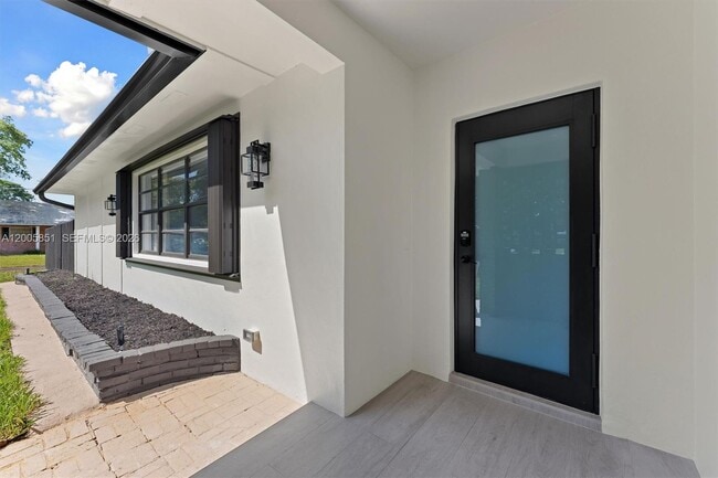 Foto del edificio - 401 SW 63rd Terrace