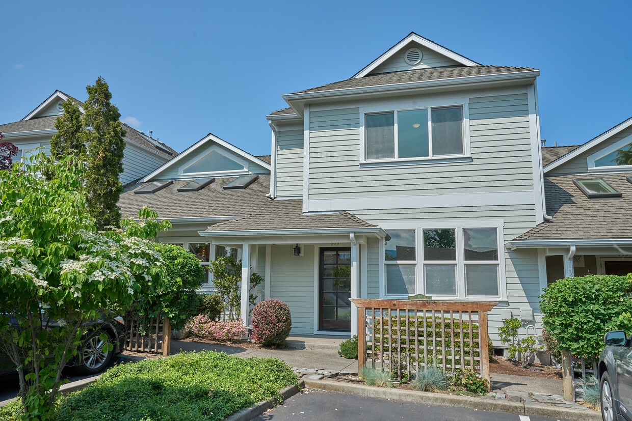 Foto principal - 973 B St