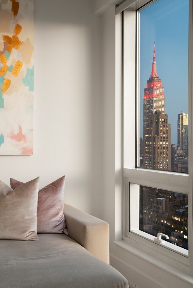 Foto del edificio - 350 W 42nd St