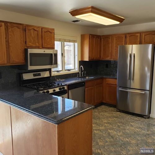 Foto del edificio - 136 Changebridge Rd