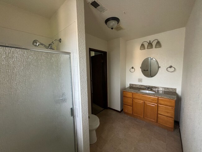 Foto del edificio - 1201 N Pershing Ave