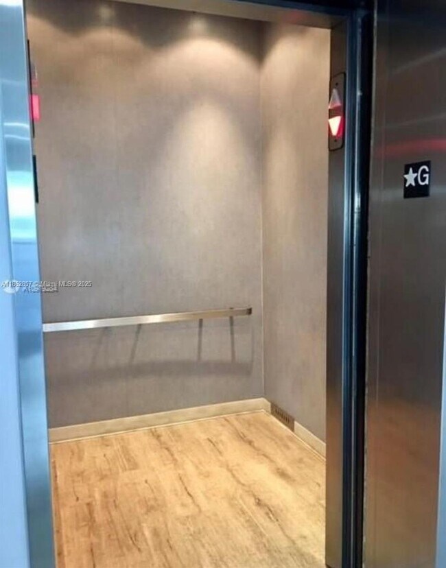 Foto del edificio - 2740 SW 28th Terrace