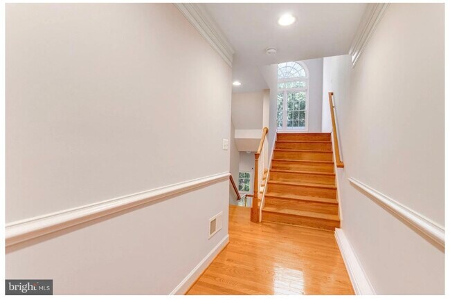 Foto del edificio - 213 Oak Knoll Ter