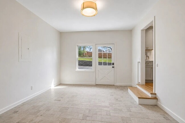 Foto del edificio - 517 Adamwood Dr