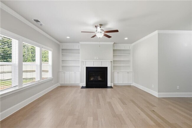 Foto del edificio - 781 Belerose Ln