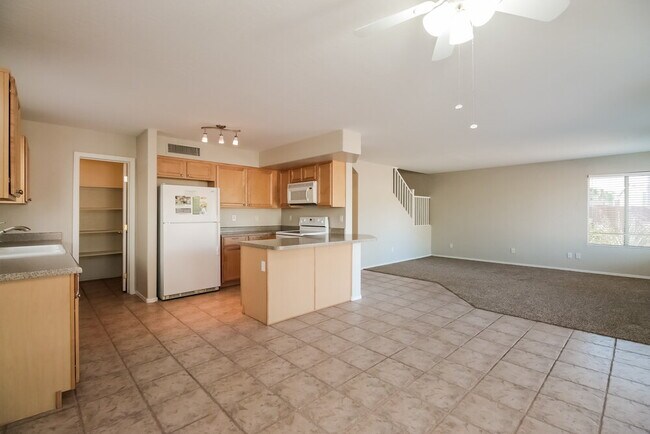 Foto del edificio - 14892 W Laurel Ln