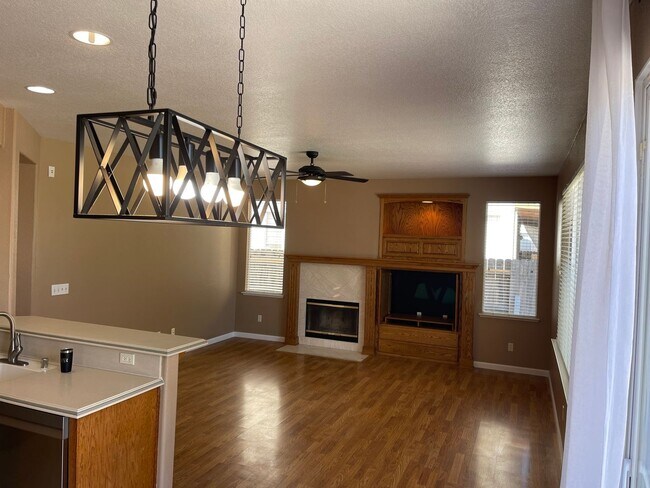 Foto del edificio - Fresh and Modern 4-Bedroom Home