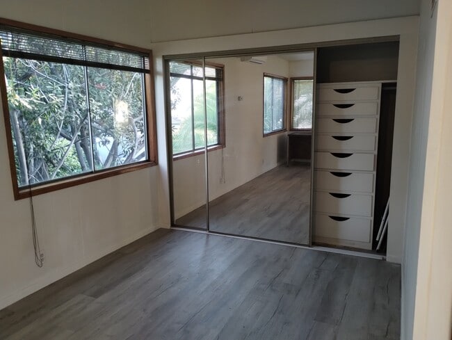 Building Photo - 4806 Nob Hill Dr