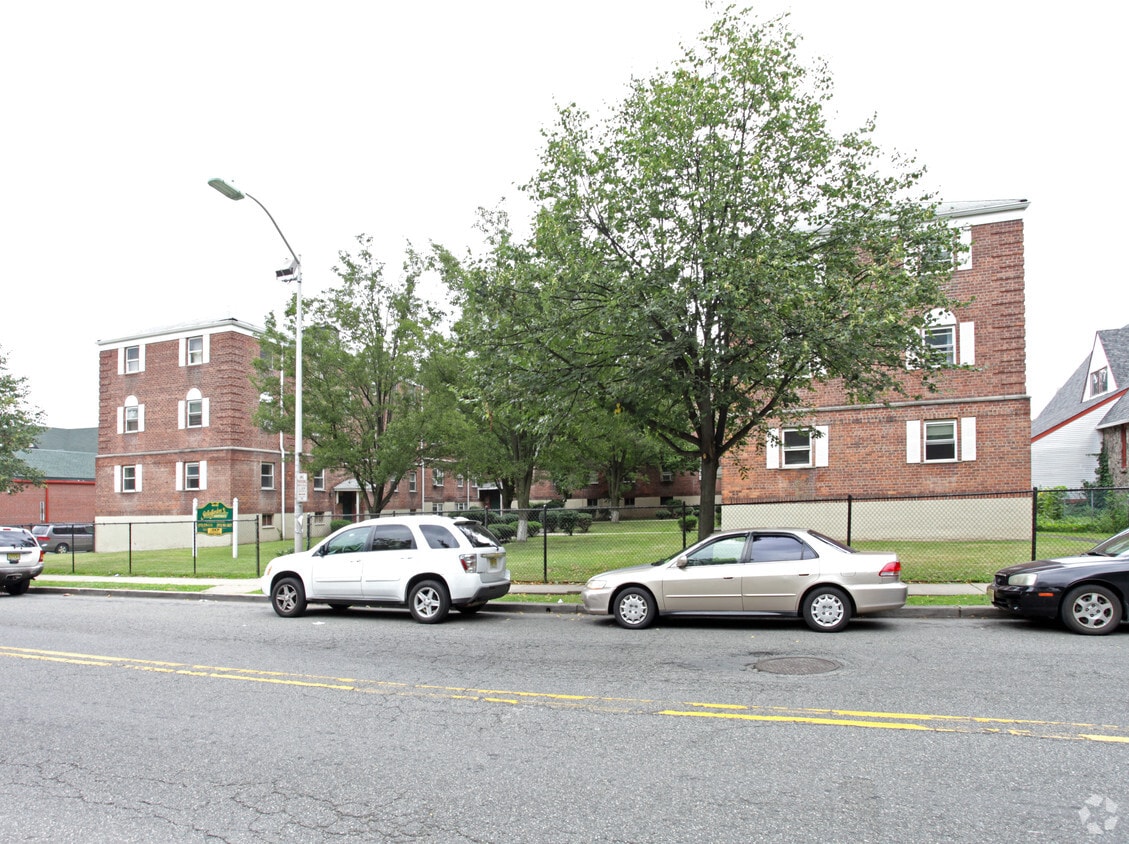Building Photo - 444-450 Prospect St