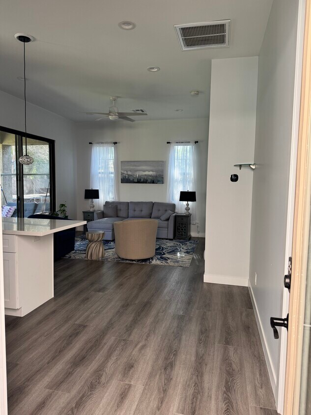 Foto principal - 1373 S Sean Dr