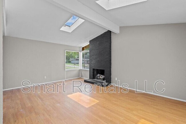 Foto del edificio - 12 Country Ln