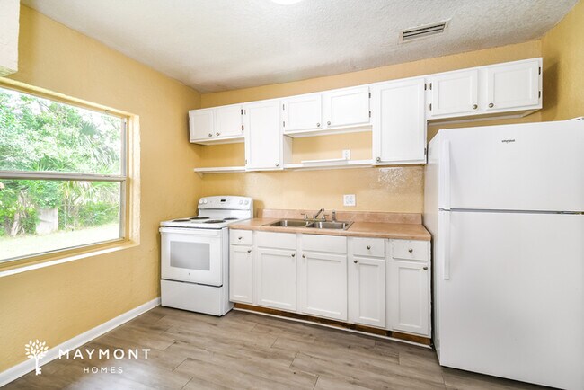 Building Photo - Charming Simplicity with Room to Grow