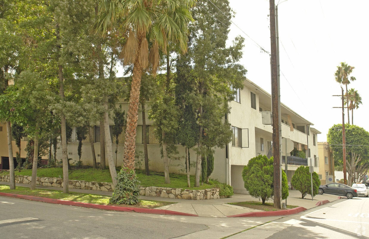 Building Photo - 1120 N Curson Ave