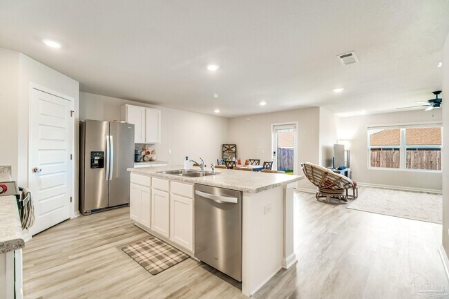 Foto del edificio - 4385 White Birch Ct