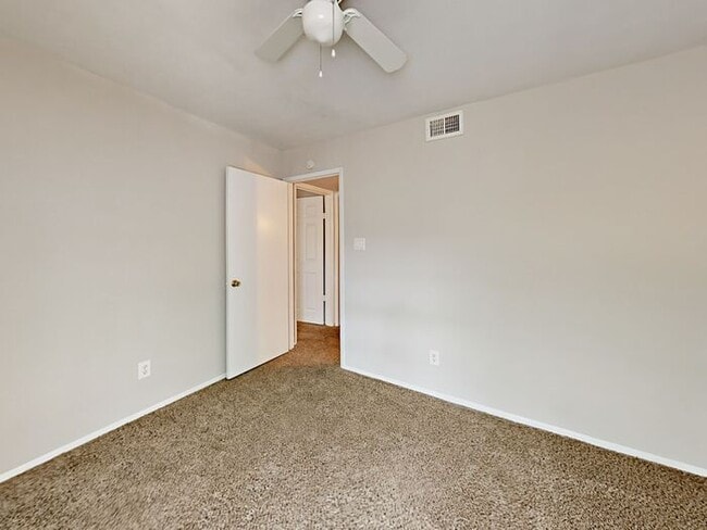 Building Photo - No App Fee.