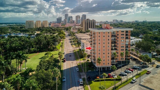 Foto del edificio - 1120 N Shore Dr NE