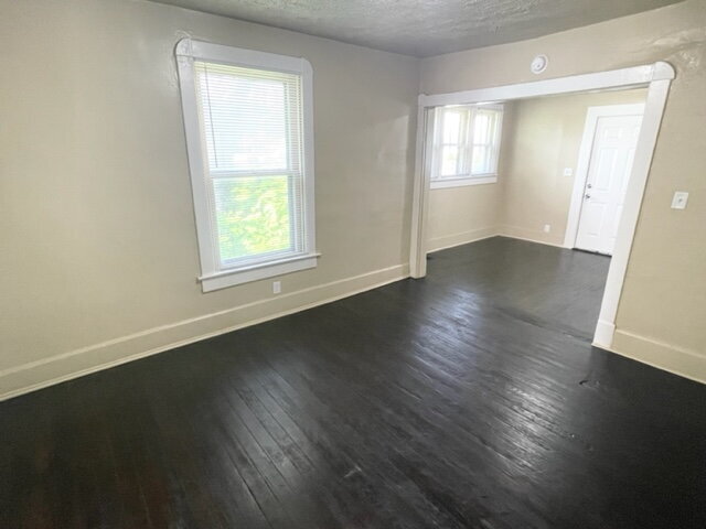 Building Photo - 4 Bedroom conveniently located in the popular Irvington neighborhood