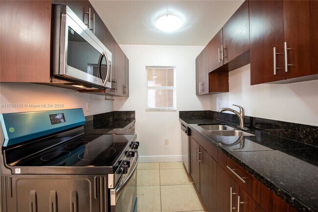 Foto del edificio - 4147 Stirling Rd