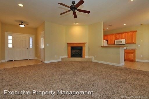 Building Photo - 4693-4693 Greenwood Cir