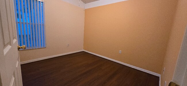 Building Photo - 990 Kenbar St