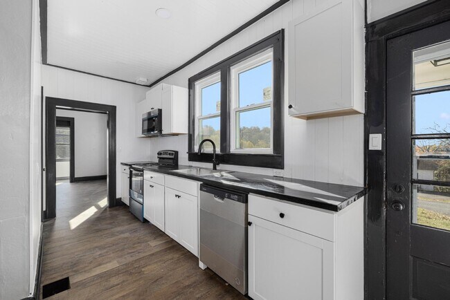 Foto del edificio - 3800 Memorial Blvd