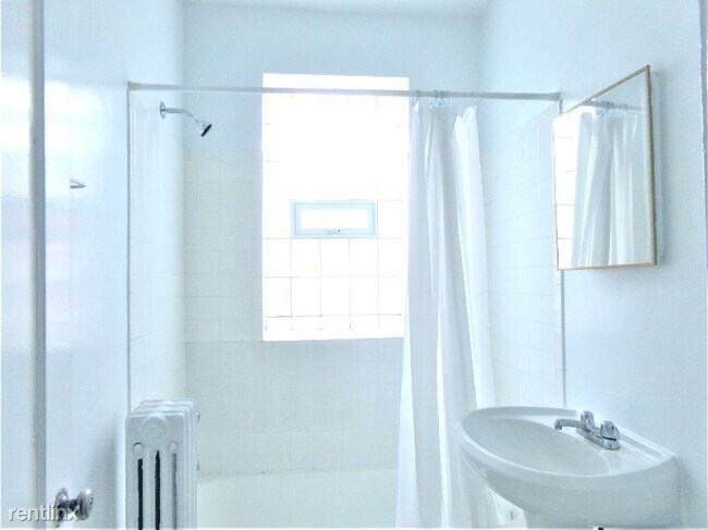 Foto del edificio - 1430 W Farwell Ave