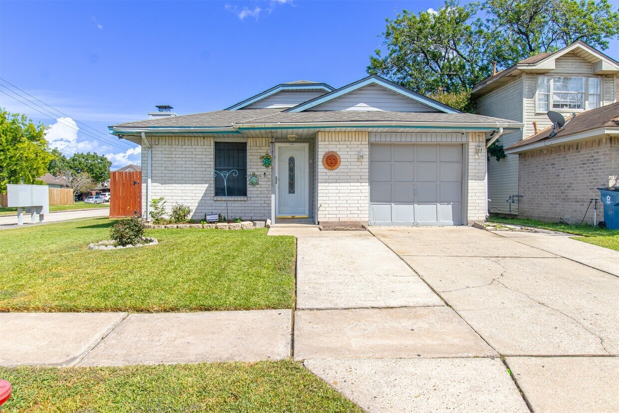 Foto principal - 918 Littleport Ln